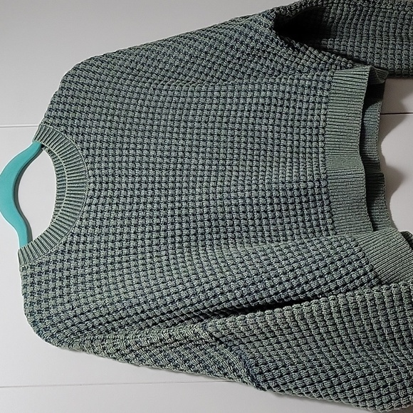 Hollister sweater - Picture 2 of 4